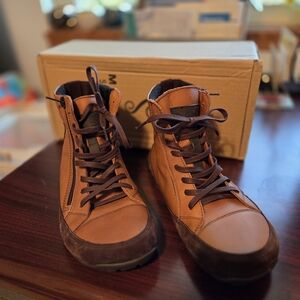 Stylish Tan and Brown Women's Winter Boots